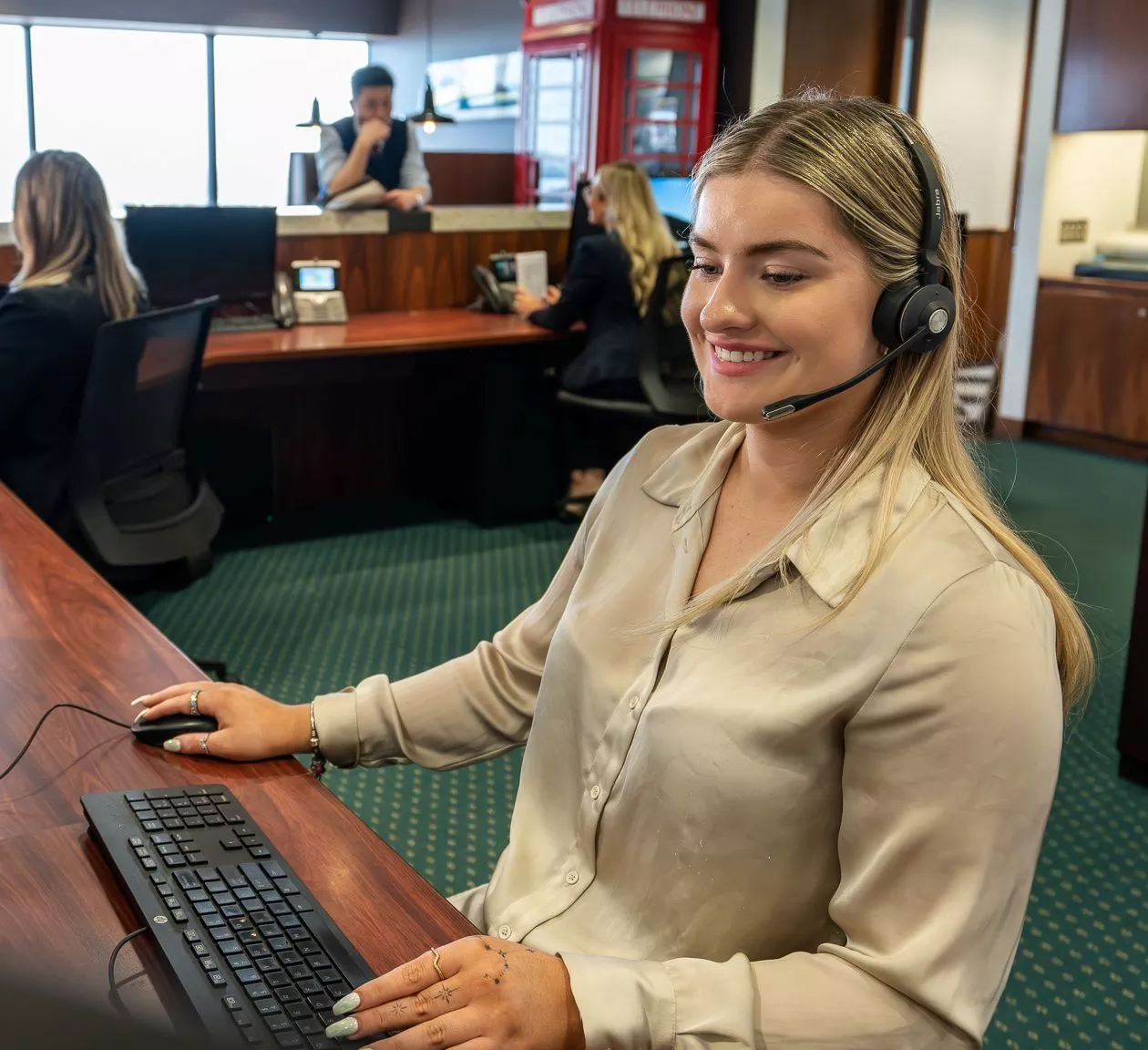 a-receptionist_94_market-street_photos-nov-2023.jpg